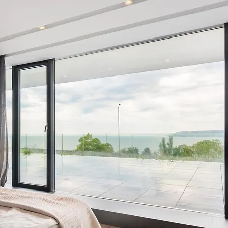 Hotel Lotus Luxury