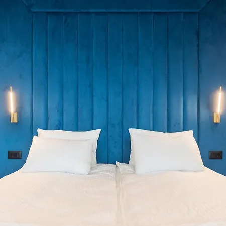 Hotel Lotus Luxury Warna