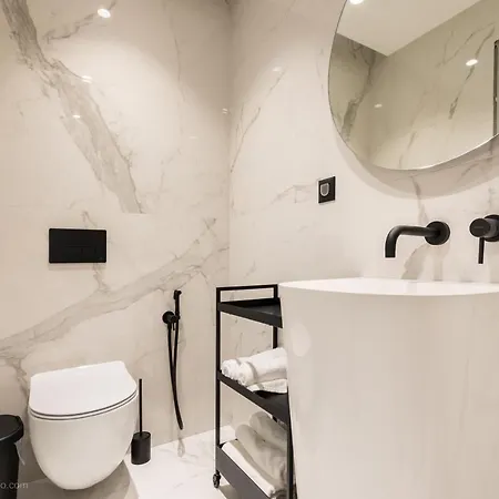 Hotel Lotus Luxury