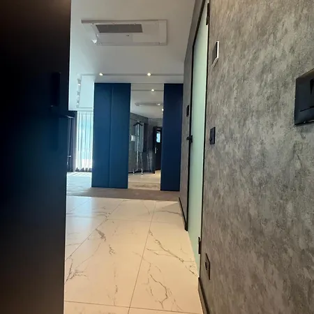 Lotus Luxury * فارنا