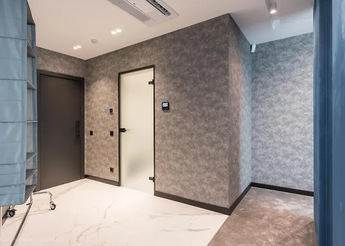 Lotus Luxury מלון *