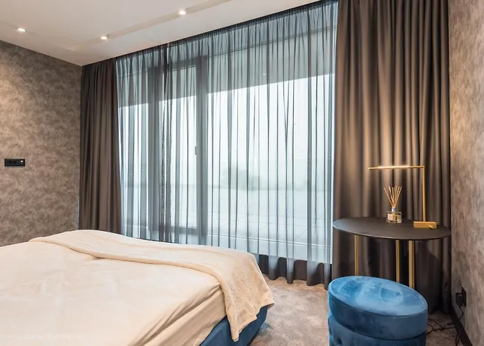 Lotus Luxury 酒店 *