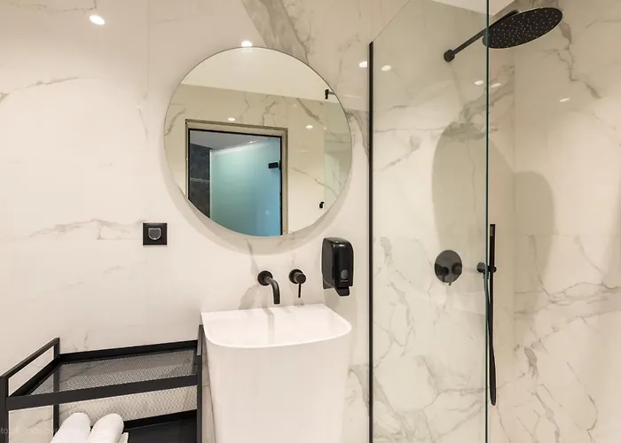 Lotus Luxury * וארנה